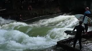 Skilled surfer in Englischer Garten, Munich