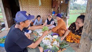 Hidup di desa bikin gagal diet, paling nikmat bikin nasi liwet di saung sawah seperti ini