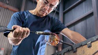 The process of making glass handicrafts. A Japanese glass factory with a history of 100 years.