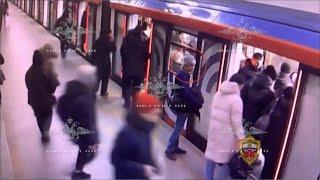 Полицейские московского метрополитена задержали вора-карманника