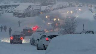 Incident in Pennsylvania USA!! Extreme snowfall causes havoc in Erie County