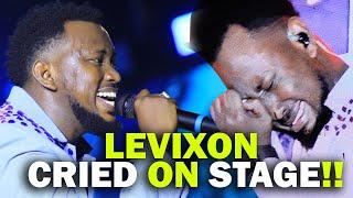 Levixon Cried while singing Ndi Hakyili on his massive concert in Mbarara Omwana Yasyamuka Omuka