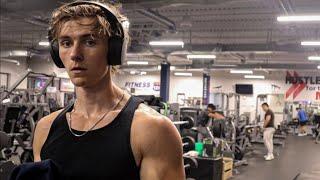 BEST HEADPHONES FOR THE GYM?? / CHEST WORKOUT
