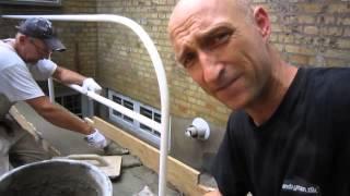 Reparation af en betonmur / støttemur ved en kældertrappe (full video)