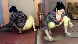 Sehan Mein Jharo Lagaya _ Desi Aunty New Hot Vlog _ Cleaning Vlog _ Pakistani Housewife Hot Vlog