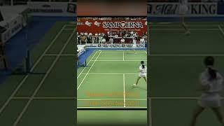 Backhand unik Susi Susanti