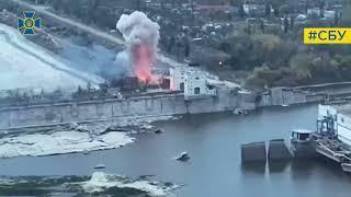 Нова Каховка. СБУ показало відео знищення складу боєприпасів й техніки  біля Каховської ГЕС