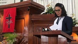 Khutbah terakhir pendeta memutuskan mualaf di depan Jemaat Gereja.