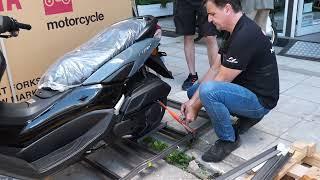 unboxing YAMAHA NMAX 2024 grey scooter