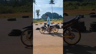 Mobil vs motor #shorts #car #bike #trending #funny #fyp