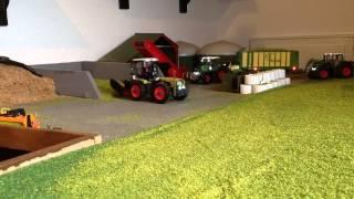 Self-propelled forage Harvester on Siku RC Remote Control