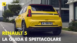 Nuova RENAULT 5 elettrica 2025 | …E-TECH sì, ma PENNELLA le curve. Da 25.000 euro [ENG Audio]