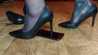 I crush the mobile phone with my heel