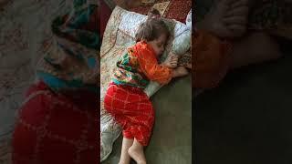 Pakistani cute small girl sleeping in very cute action/Pakistan cute girl sleeping  very tiredness.