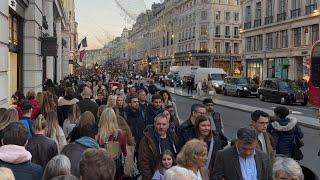 Walking London's Oxford Street on a BUSY afternoon (4K HDR)