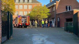 Hoogspanningscabine vat vuur in school Heilig Graf: 600 leerlingen geëvacueerd