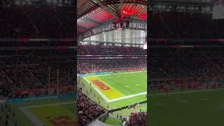 CROWD SINGING „COUNTRY ROADS“ | NFL Frankfurt Chiefs vs Dolphins