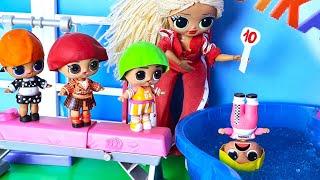 JUMPING INTO THE POOL FOR EVALUATION Funny Doll SCHOOL LOL Surprise funny cartoons Darinelka!