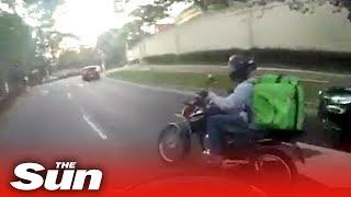 Four motorbike cops vs one Uber Eats rider