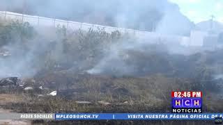 Bomberos controlan incendio de zacatera en el Anillo Periférico