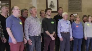 Leading a community choir rehearsal using the Voiceworks approach