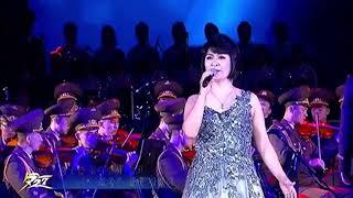 Северные корейцы поют советские песни на концерте посвященному 70-ю окончания Корейской войны