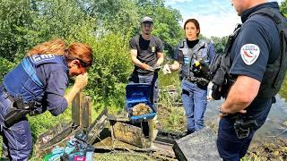 Wir finden einen Berg Geldkisten: Die Polizei beschlagnahmt alles!