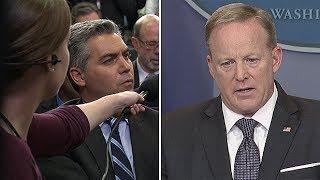 'Fake news' debate gets heated between Sean Spicer and reporters