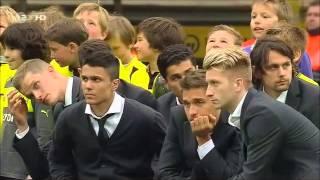 Borussia Dortmund Empfang der Mannschaft im Stadion nach dem verlorenen Championsleague Finale