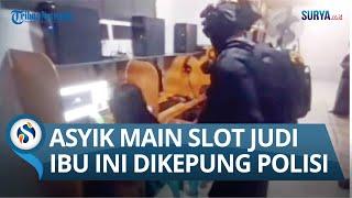 Emak-emak Ini Dikepung Polisi Bersenjata Lengkap Saat Asyik Main Slot Judi Online di Warnet