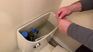 Quick Fix For Toilet Flapper That Stays Up. Takes Seconds & Works Perfect !