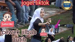 nyobain yang viral  joget tiktok cewek jilbab putih #short