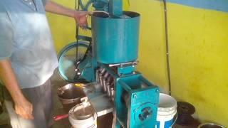 Coconut Oil Extraction using Mini Expeller 1535 in Goa