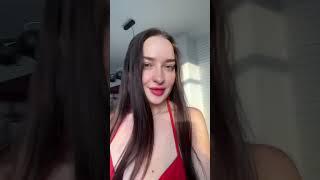 Awenlis live tik tok in a little red dress