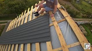 Накрываем крышу профнастилом нашему домику