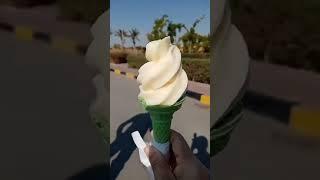 Vanilla ice cream//short