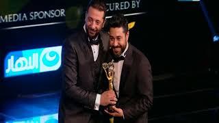 حفل تكريم وشوشة للأفضل في 2017 | لحطة تكريم محمد عز أفضل ممثل وجه جديد دراما في 2017