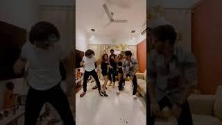 Sumedh mudgalkar grand entry in Siddharth & Abhishek nigam's birthday | Sumedh mudgalkar funny dance