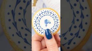 How to make a royal icing rose #decoratedcookies #cookieart #cookiedesign #wetonwettechnique