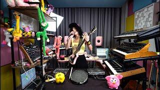 GIORGIA ANGIULI live set w/ microphone, guitar, pepper and toys