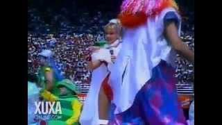 Xuxa cantando "Abecedário da Xuxa" no Maracanã - 1988