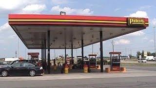 USA, Pilot gas station near Middle Point, Ohio