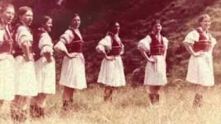 Sága krásy - Slovak folk music. Dunaj dunaj.