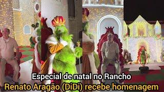 Carlinhos Maia vestido de Grinch faz homenagem pra Renato Aragão (Didi) no natal do Rancho