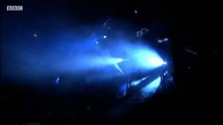 Crystal Castles perform 'Celestica' at Reading Festival 2011 - BBC