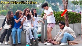 MELOROTIN CELANA DI DEPAN CEWEK.. AUTO NGAKAK