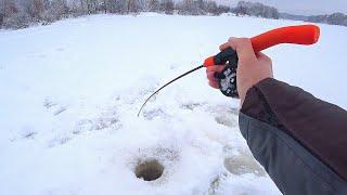 ВОЛОСЫ ДЫБОМ от ТАКИХ ПОКЛЁВОК! СУДАК на ВИБЫ (РАТЛИНЫ) со льда под Новый Год! Зимняя рыбалка