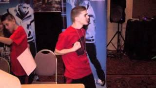 Mikey & Madison of The Iconic Boyz lip-sync to "Call Me Maybe"