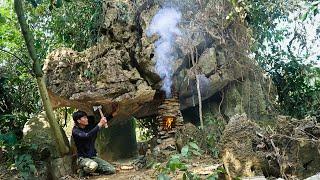 Building a Warm and Cozy Survival Shelter under a giant rock, bake eggs. Primitive Cave Shelter