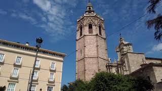 Last Two Survivors In Valencia - Exploring The Empty City - Only Birds!